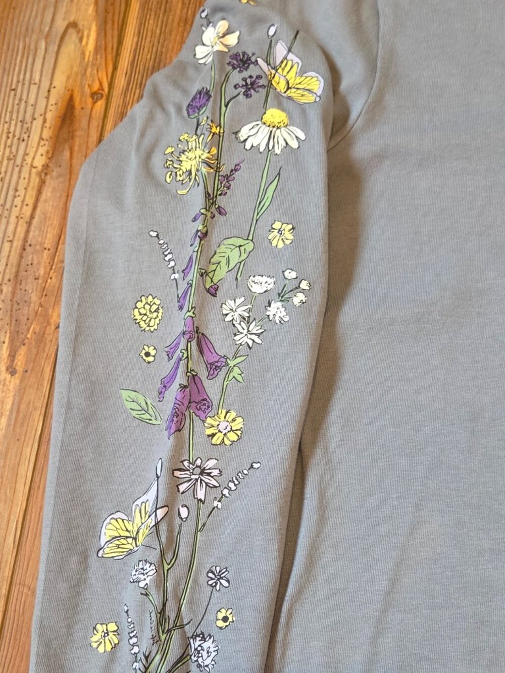 Life is Good W's Butterflies & Wildflowers Long Sleeve Crusher Crew Tee - Picture 5 of 8